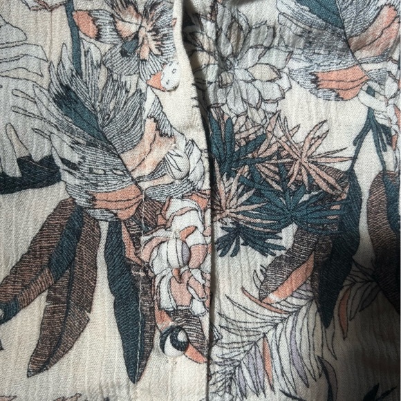 Kendall & Kylie • Pac Sun Floral Print Sleeveless Top - Picture 2 of 4